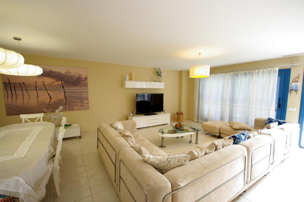 Апартаменты Livingtarifa Apartamento La Isla Экстерьер фото